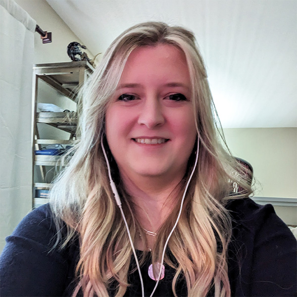 Headshot of Caryn Kuprianczyk.